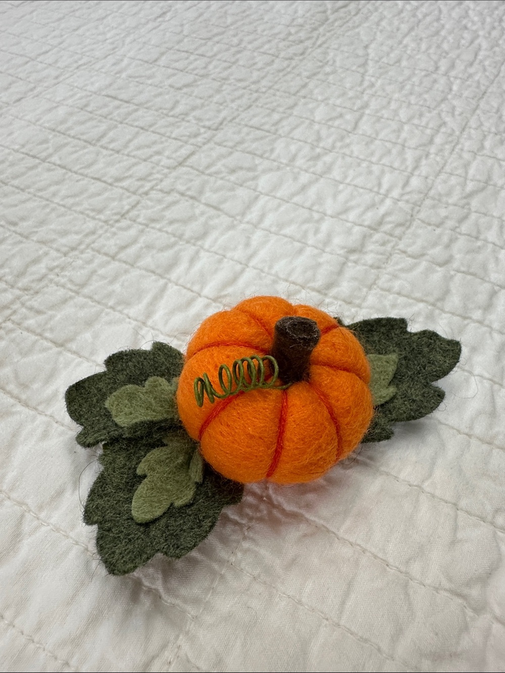 Baby Pumpkin Hair Bow Clip Fall Photo Prop Handmade Halloween Thanksgiving - Picture 2 of 3
